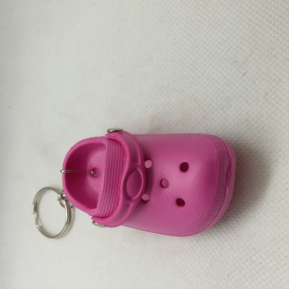 Mini Croc Keychain Dark Pink. Unisex - Picture 3 of 6